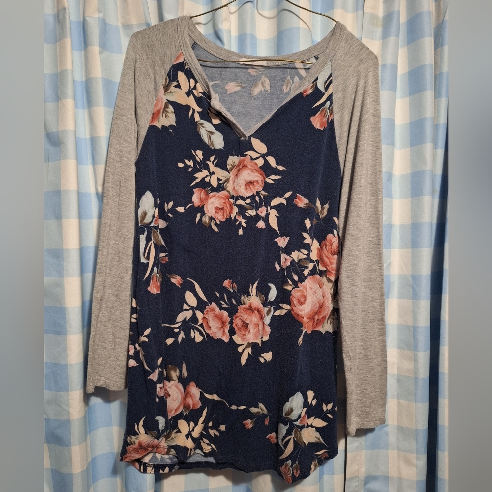 12PM by Mon Ami Women's Blue Floral Top